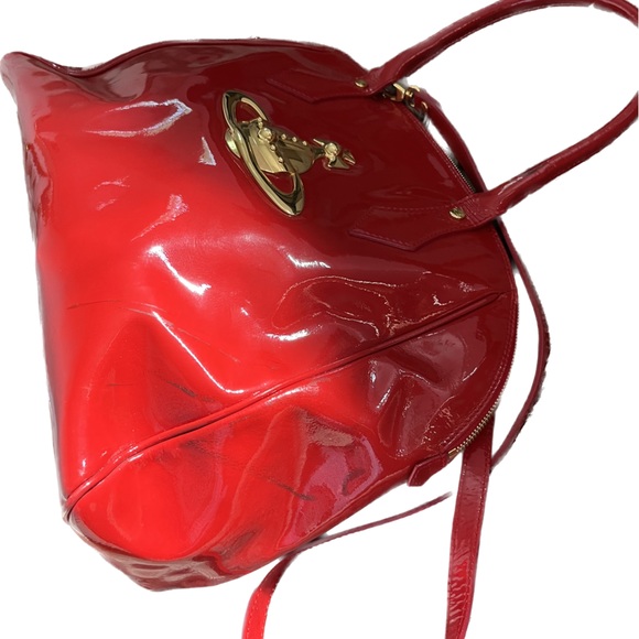 VIVIENNE WESTWOOD • RARE PATENT LEATHER CHERRY RED LARGE ZIP TOTE BAG - Picture 2 of 13